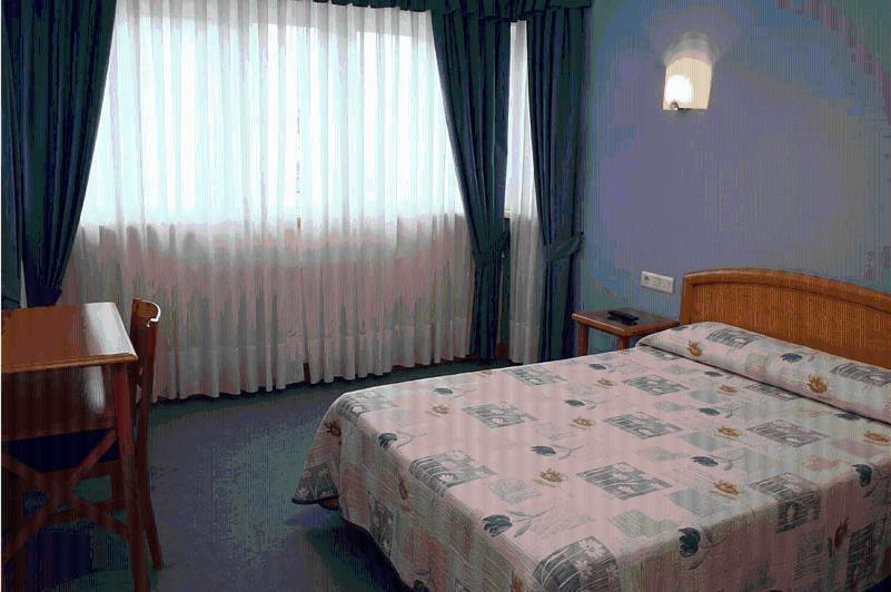 Hotel La Guindal Arriondas Room photo